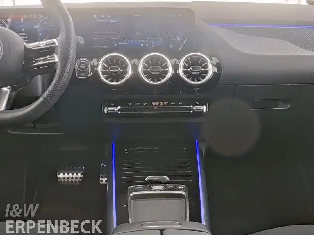 Mercedes-Benz GLA 200 - Thumbnail 6