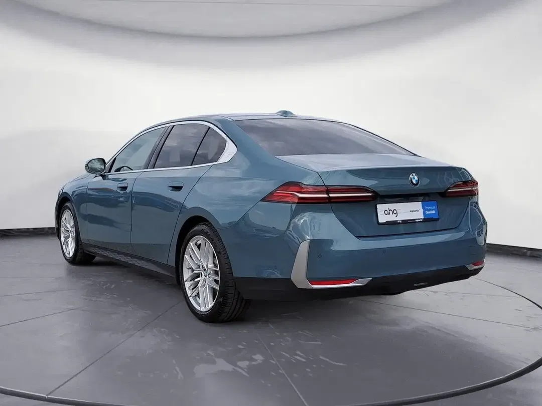 BMW 520 - Thumbnail 3