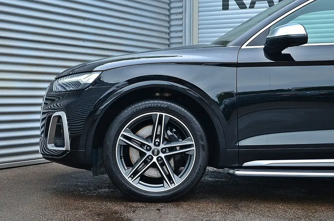 Audi SQ5 - Thumbnail 6