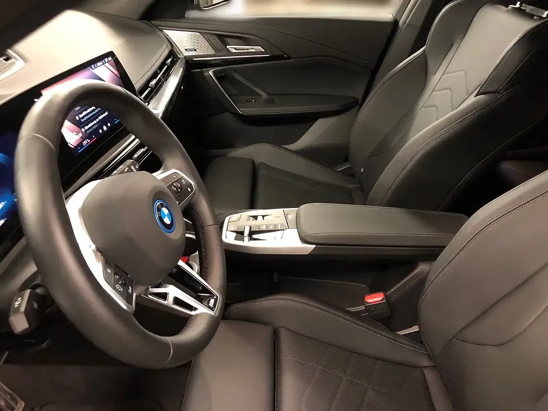 BMW iX - Thumbnail 7