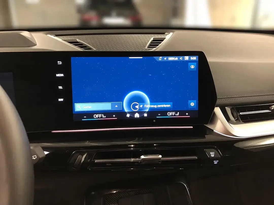 BMW iX - Thumbnail 9