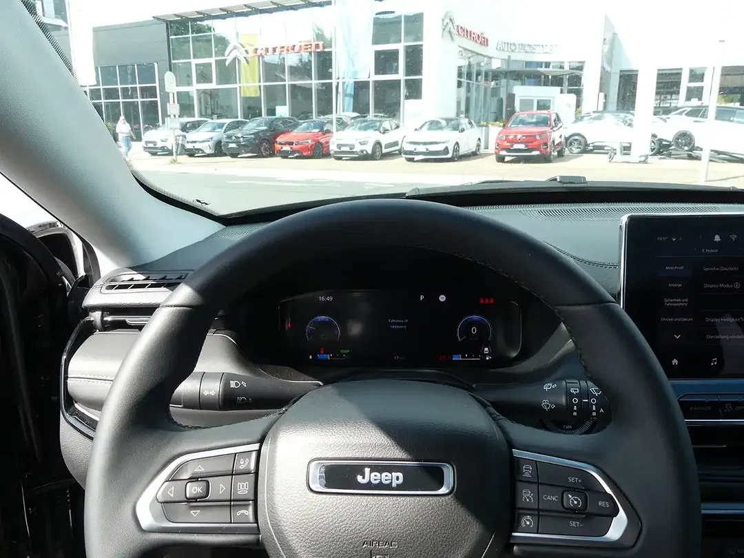 Jeep Compass - Thumbnail 11