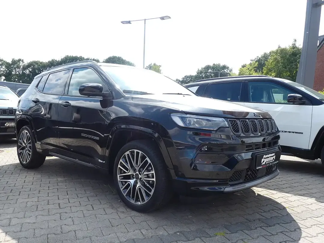 Jeep Compass - Thumbnail 3