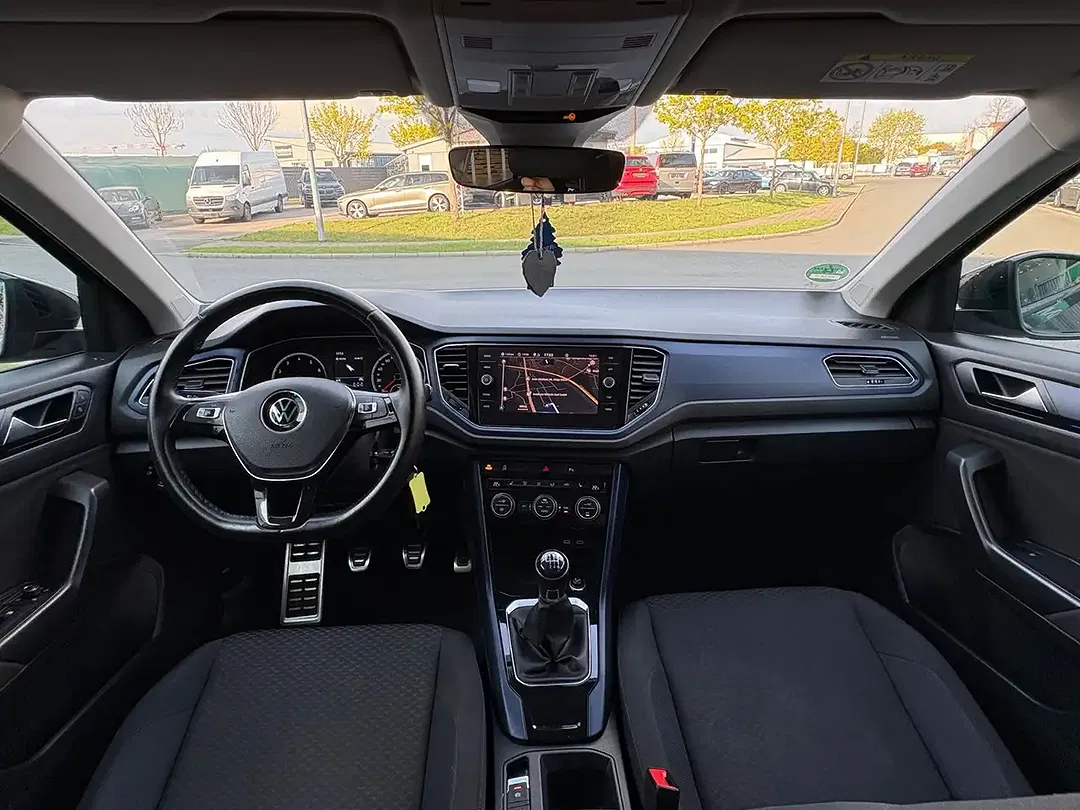 Volkswagen T-Roc - Thumbnail 10