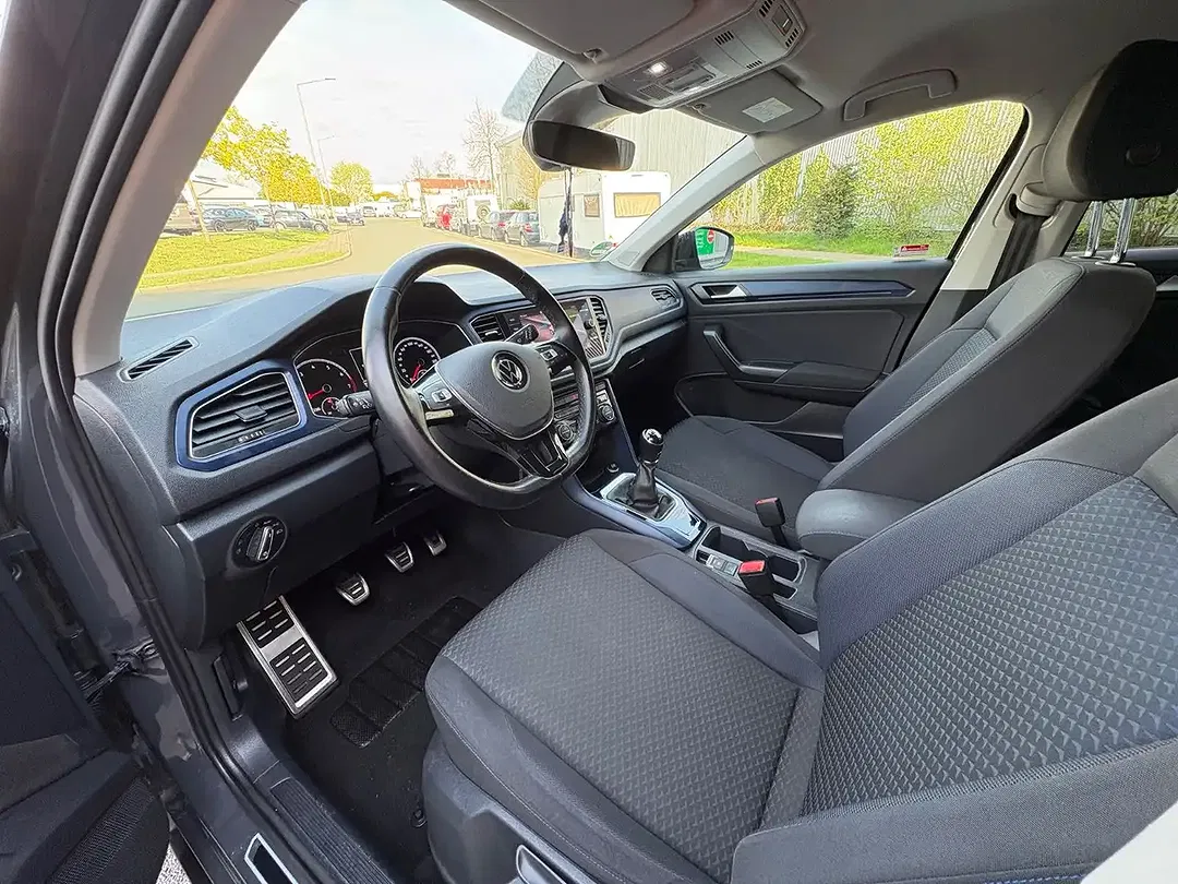 Volkswagen T-Roc - Thumbnail 8