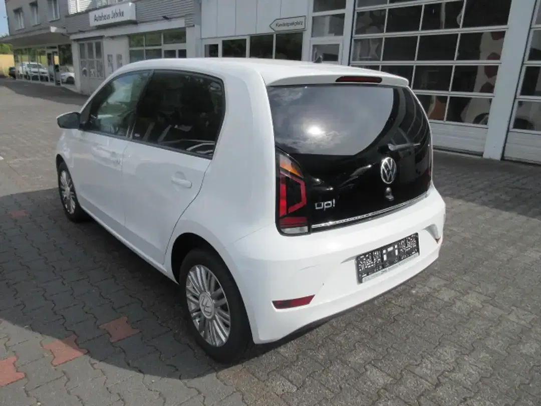Volkswagen up! - Thumbnail 3