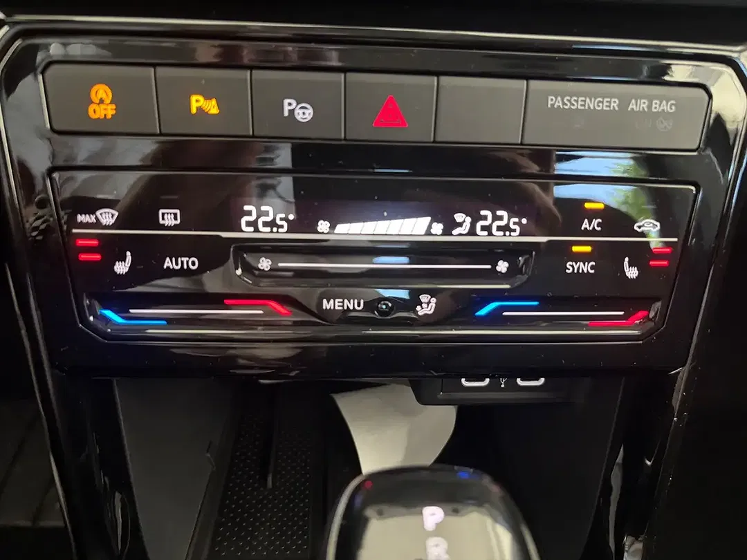 Volkswagen T-Cross - Thumbnail 14