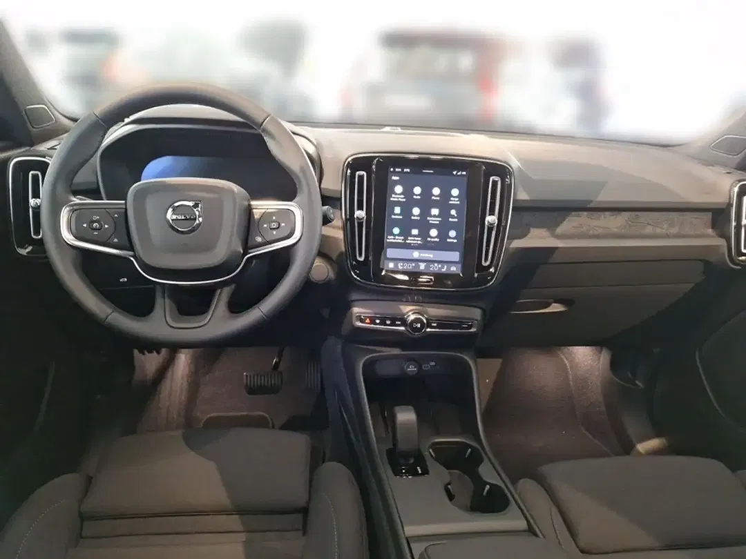 Volvo EX40 - Thumbnail 10