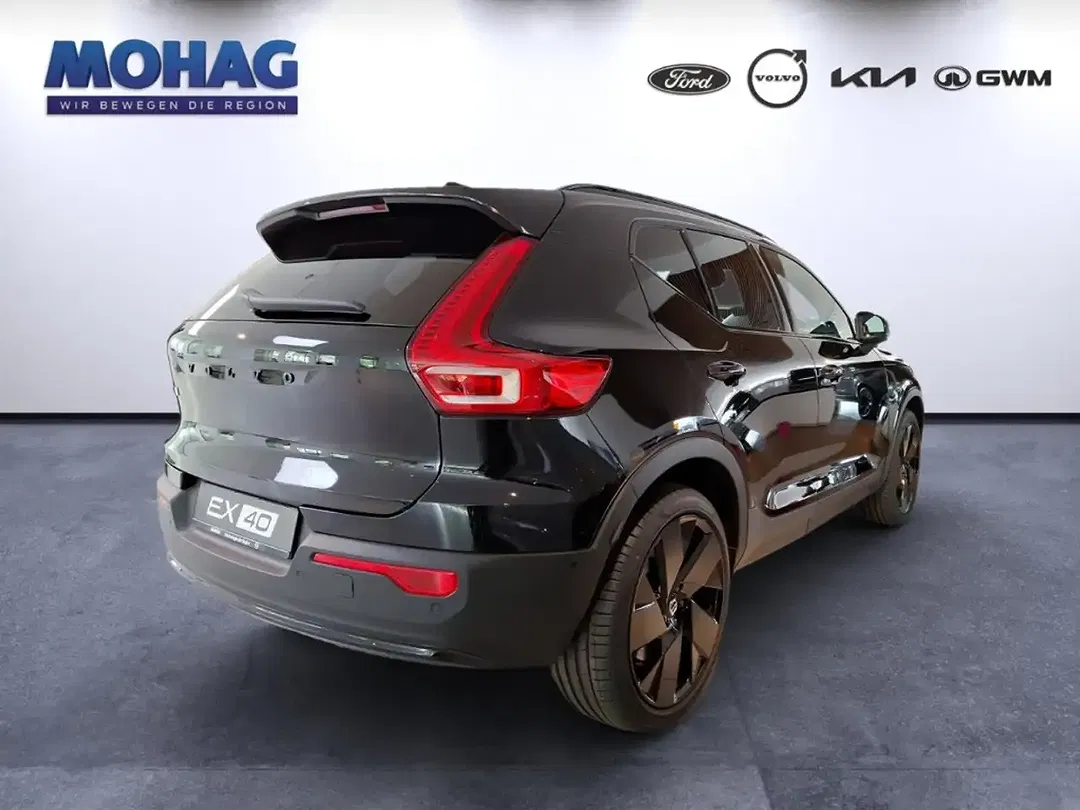 Volvo EX40 - Thumbnail 3