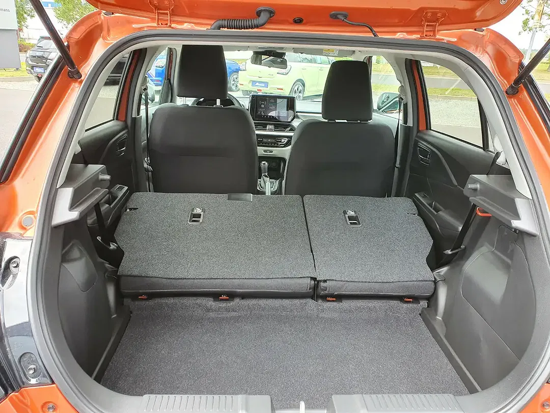 Suzuki Swift - Thumbnail 11
