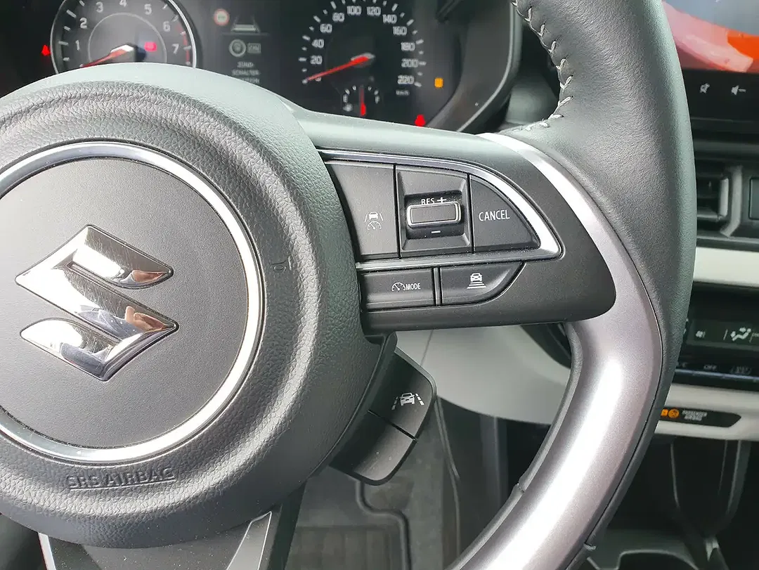 Suzuki Swift - Thumbnail 22