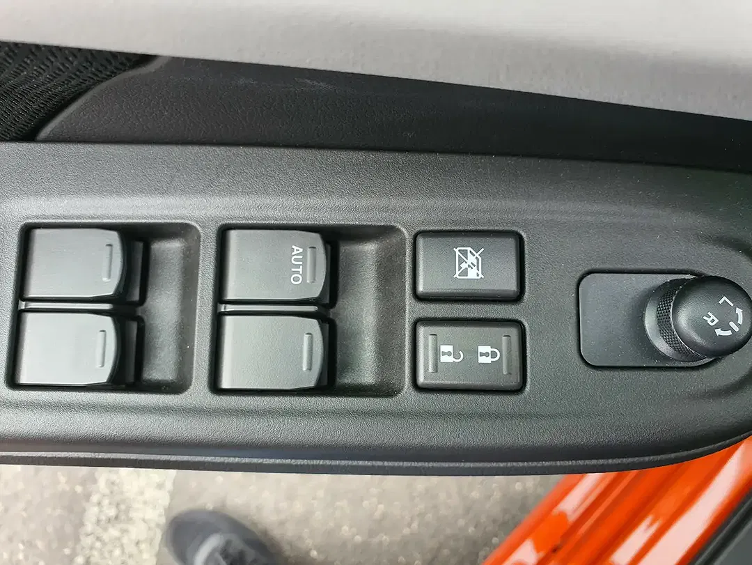 Suzuki Swift - Thumbnail 29