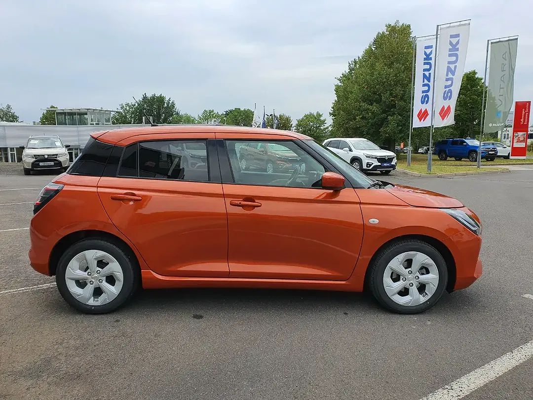 Suzuki Swift - Thumbnail 4