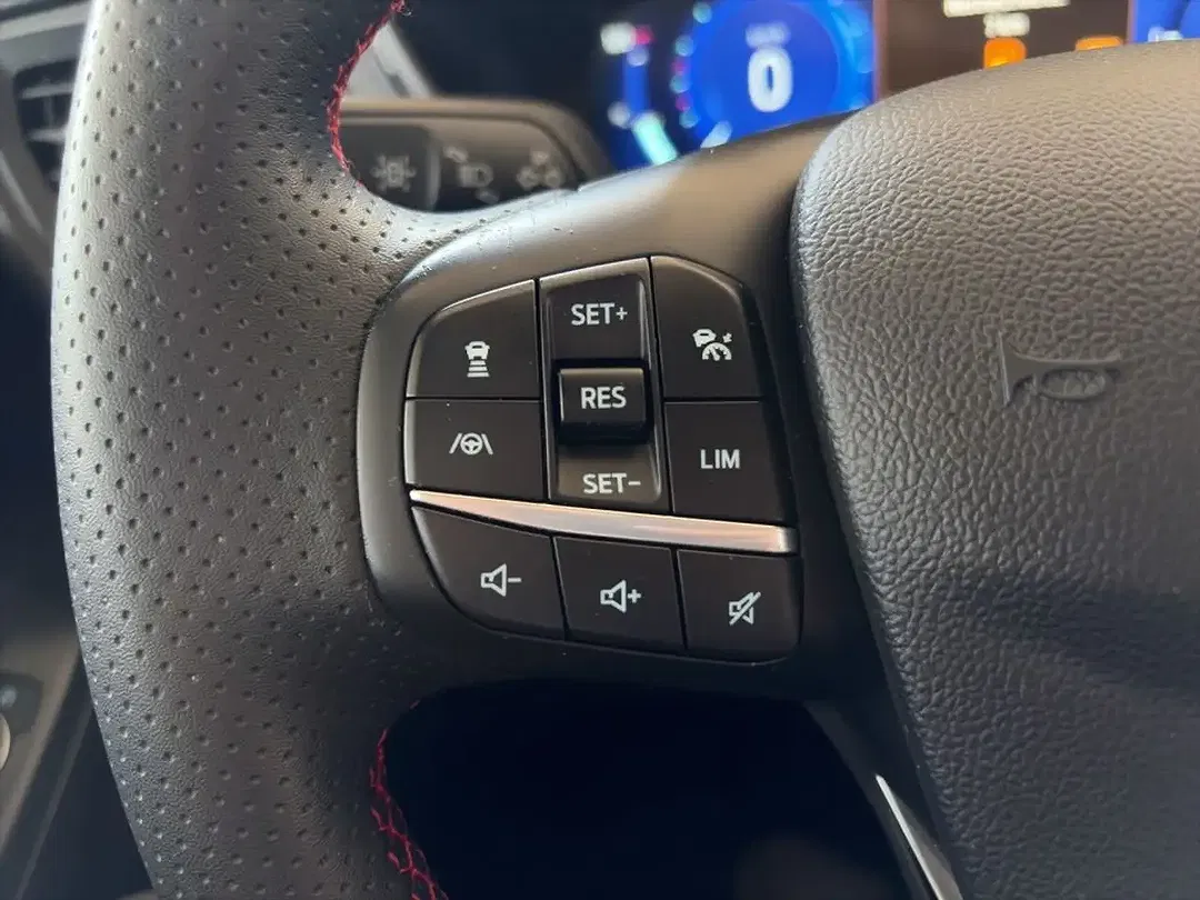 Ford Kuga - Thumbnail 10