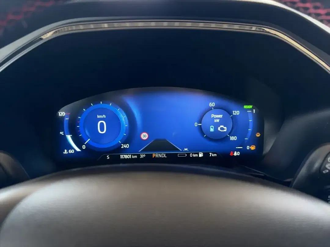 Ford Kuga - Thumbnail 6