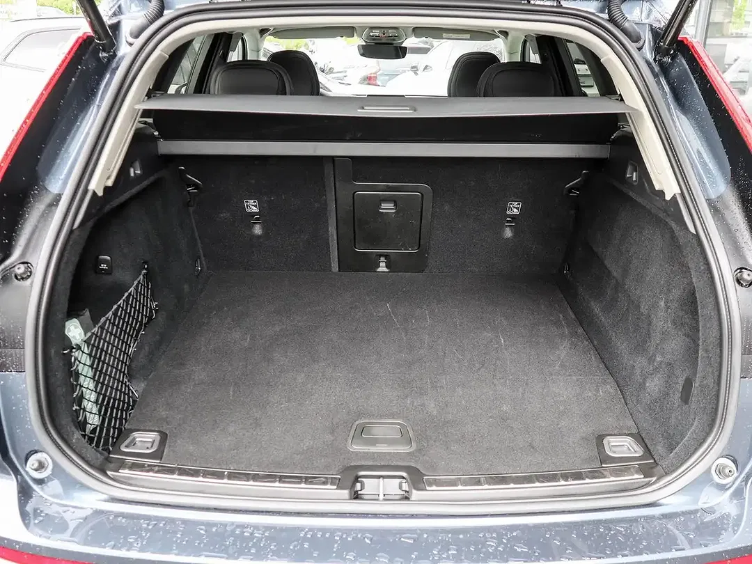 Volvo XC60 - Thumbnail 11