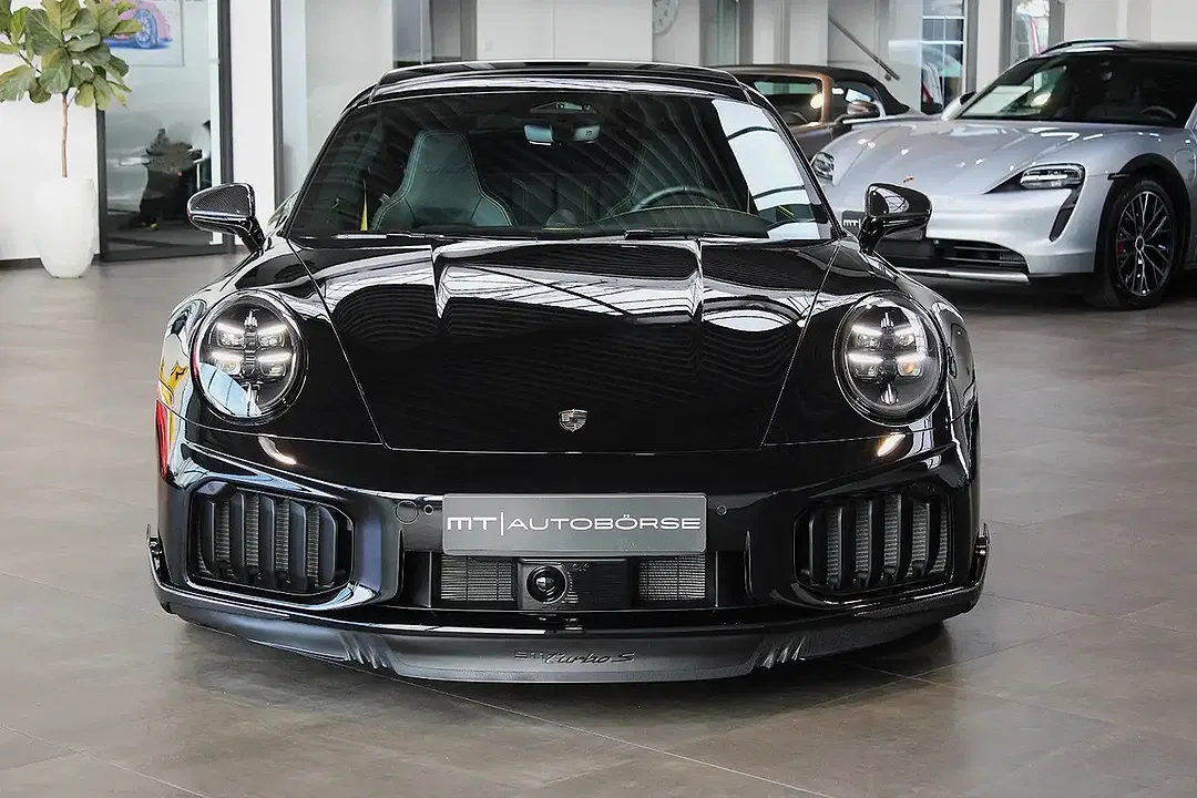 Porsche 911 - Thumbnail 11