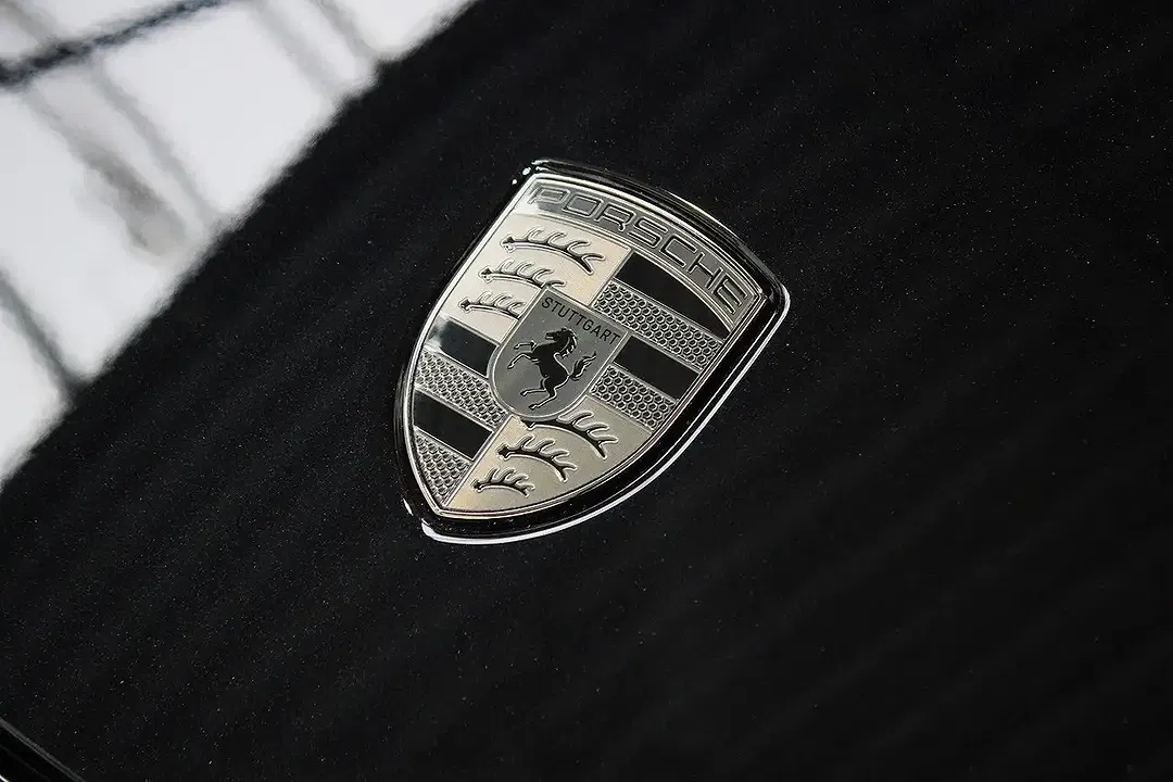 Porsche 911 - Thumbnail 12