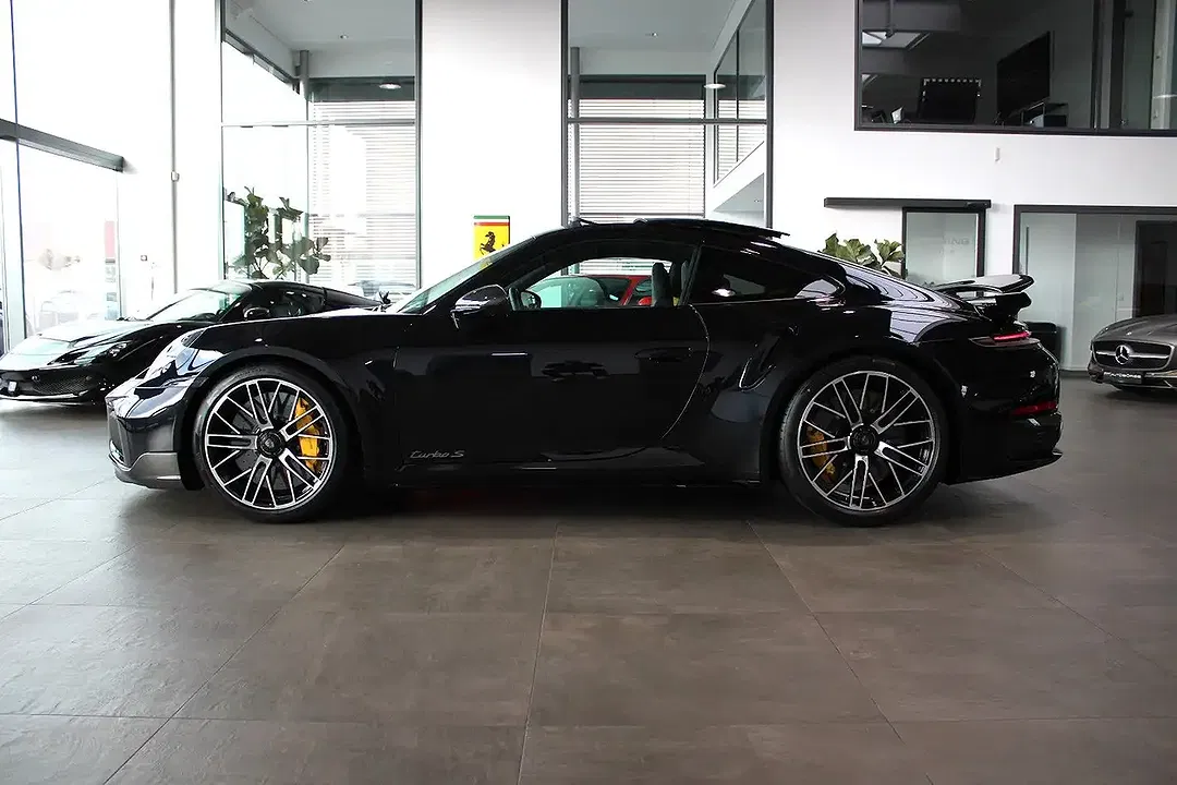 Porsche 911 - Thumbnail 5