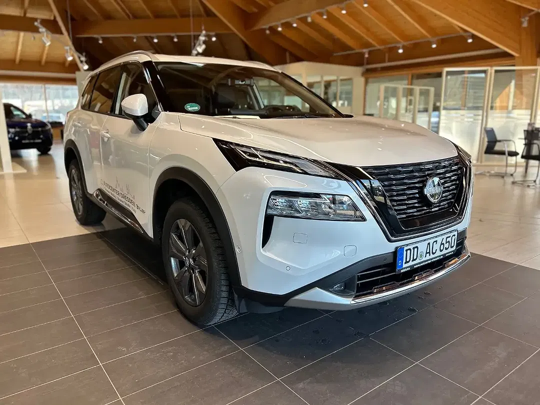 Nissan X-Trail - Thumbnail 2