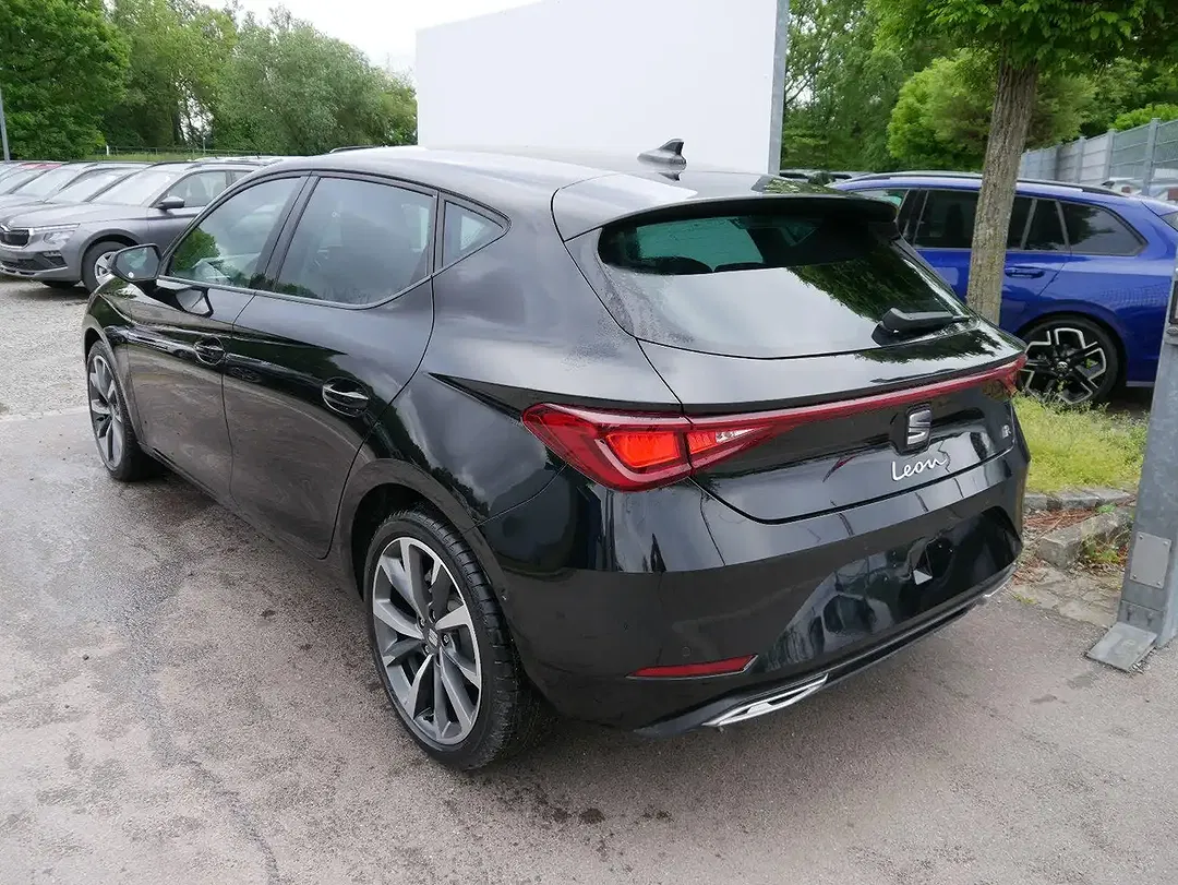 SEAT Leon - Thumbnail 5