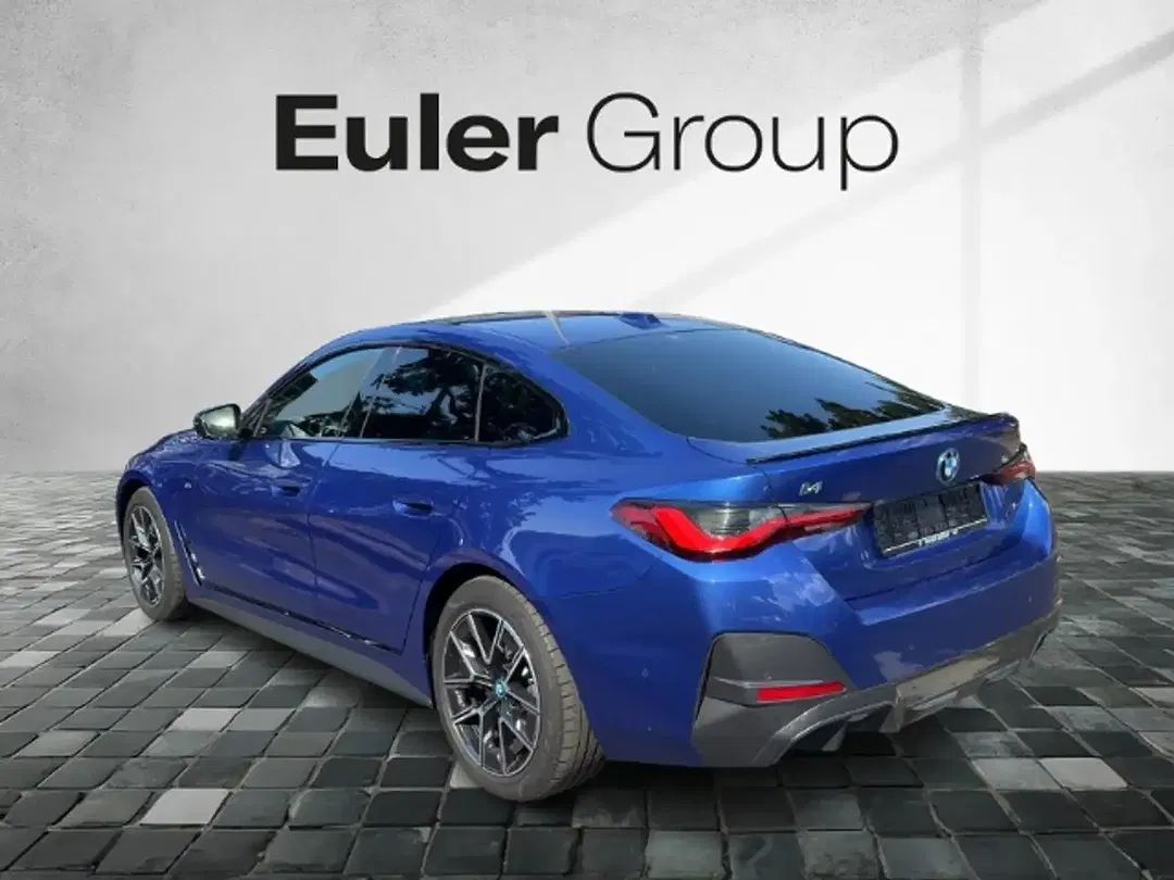 BMW i4 - Thumbnail 3