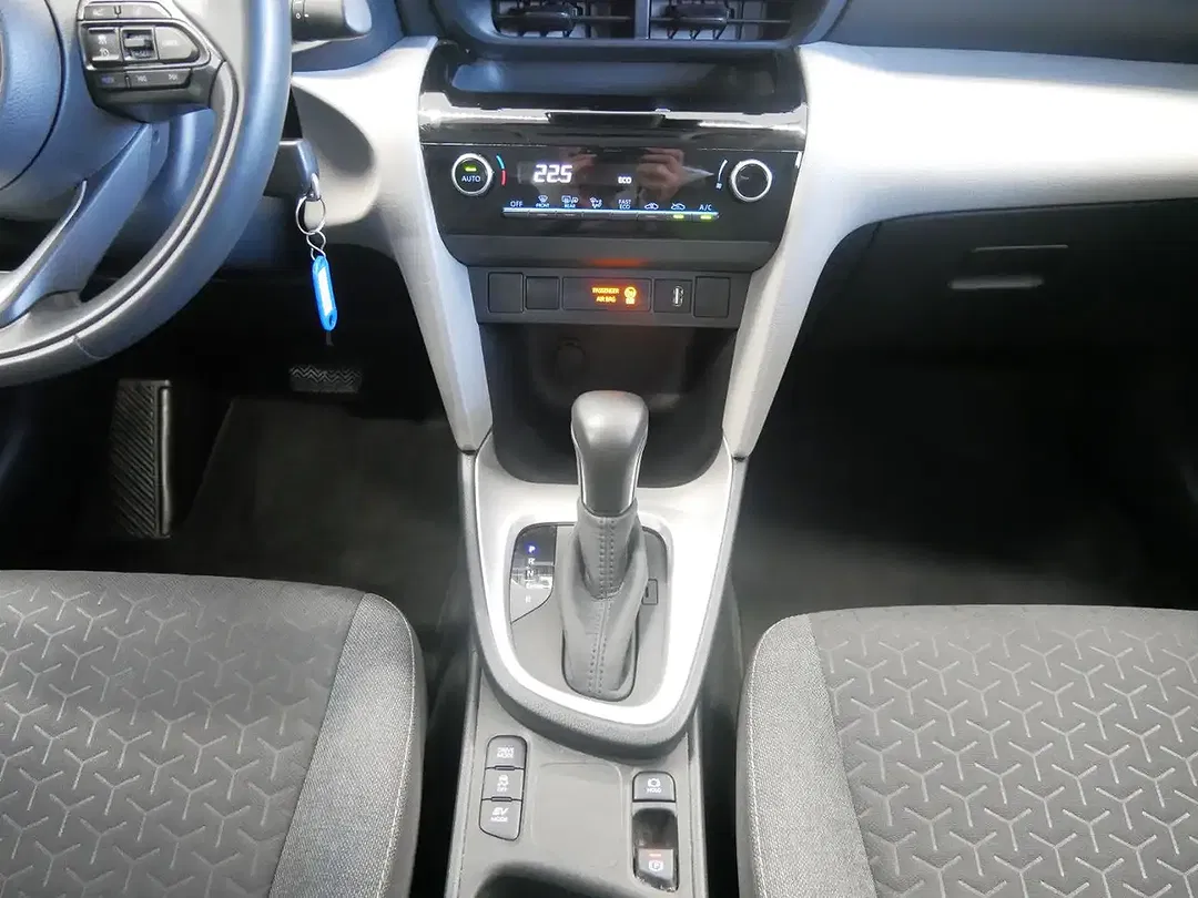 Toyota Yaris Cross - Thumbnail 11