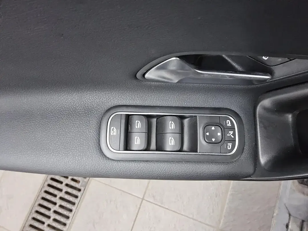 Mercedes-Benz CLA 250 - Thumbnail 11