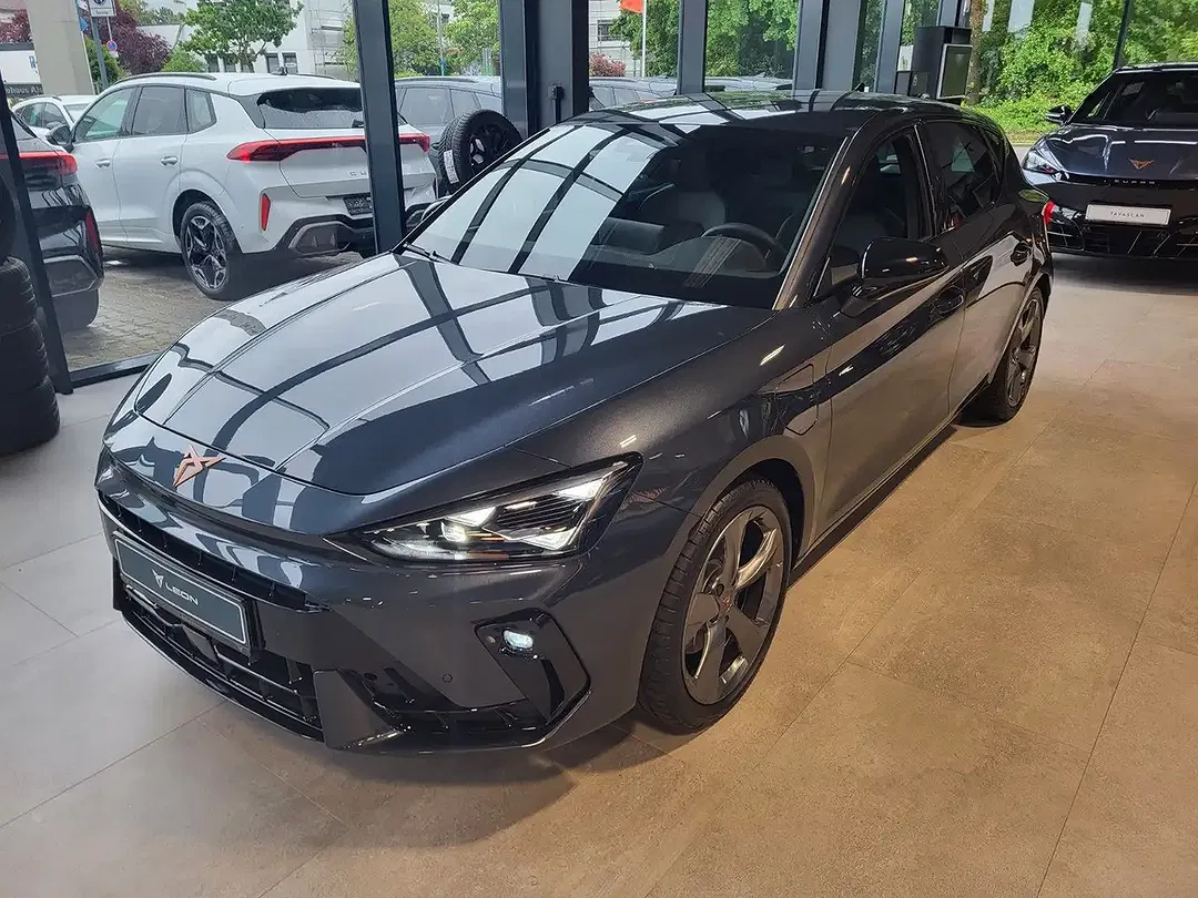 CUPRA Leon - Thumbnail 2