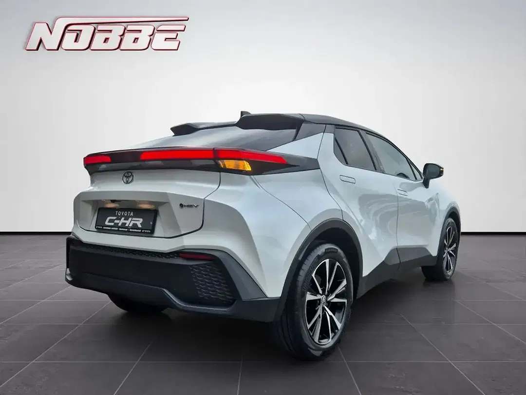 Toyota C-HR - Thumbnail 5