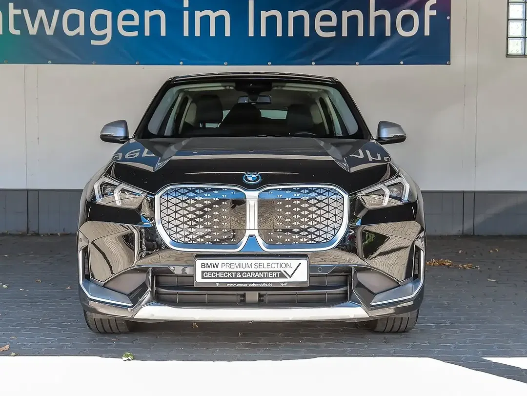 BMW iX1 - Thumbnail 7
