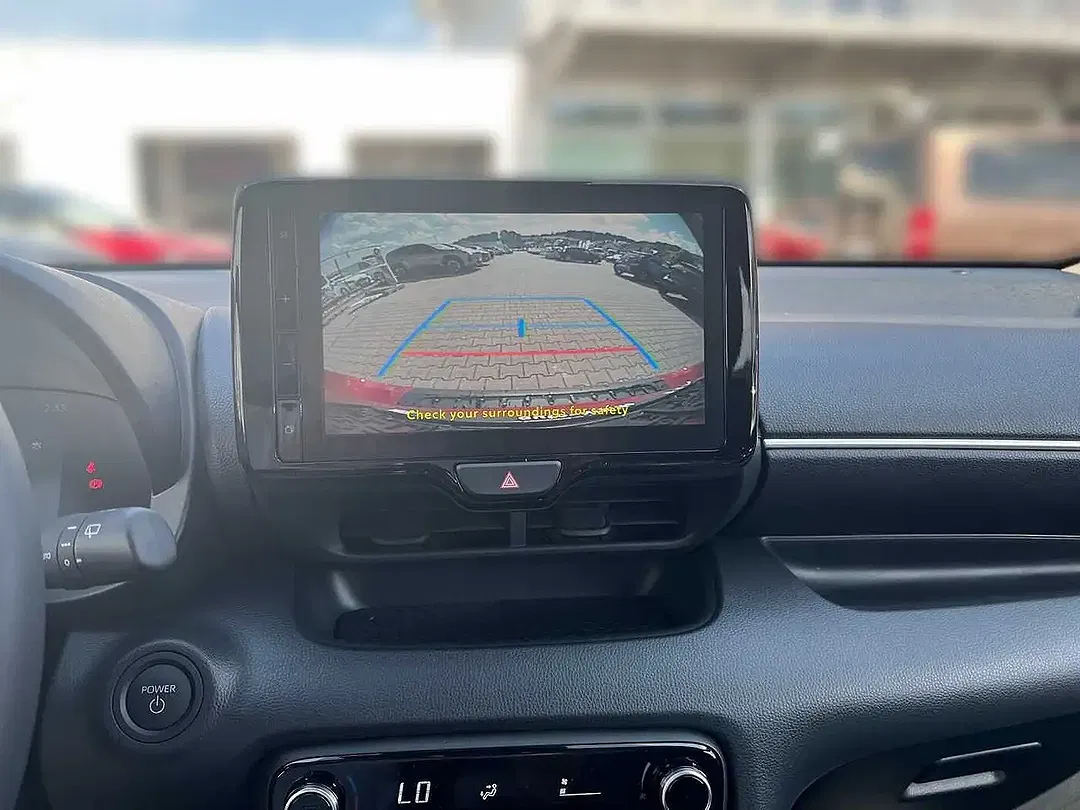 Toyota Yaris - Thumbnail 12
