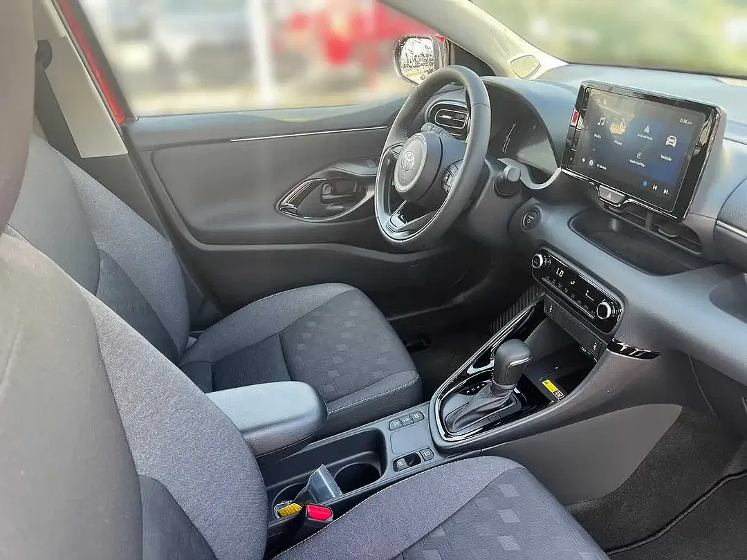 Toyota Yaris - Thumbnail 6