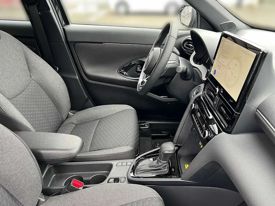 Toyota Yaris Cross - Thumbnail 6