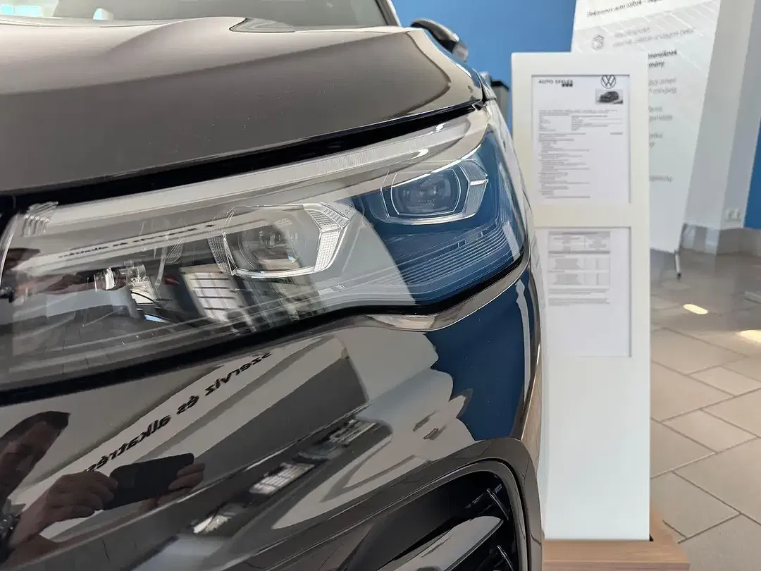 Volkswagen Tiguan - Thumbnail 11