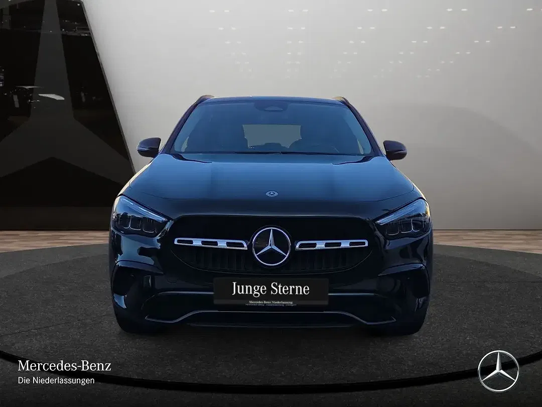 Mercedes-Benz GLA 220 - Thumbnail 2