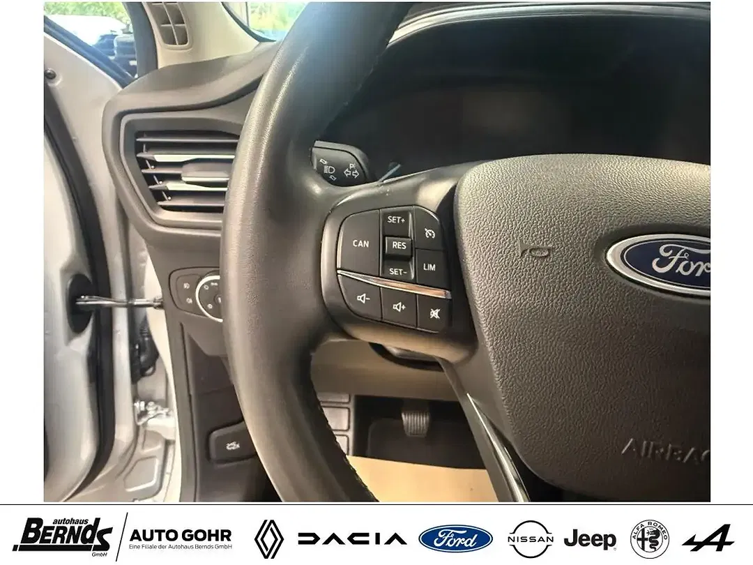 Ford Focus - Thumbnail 12