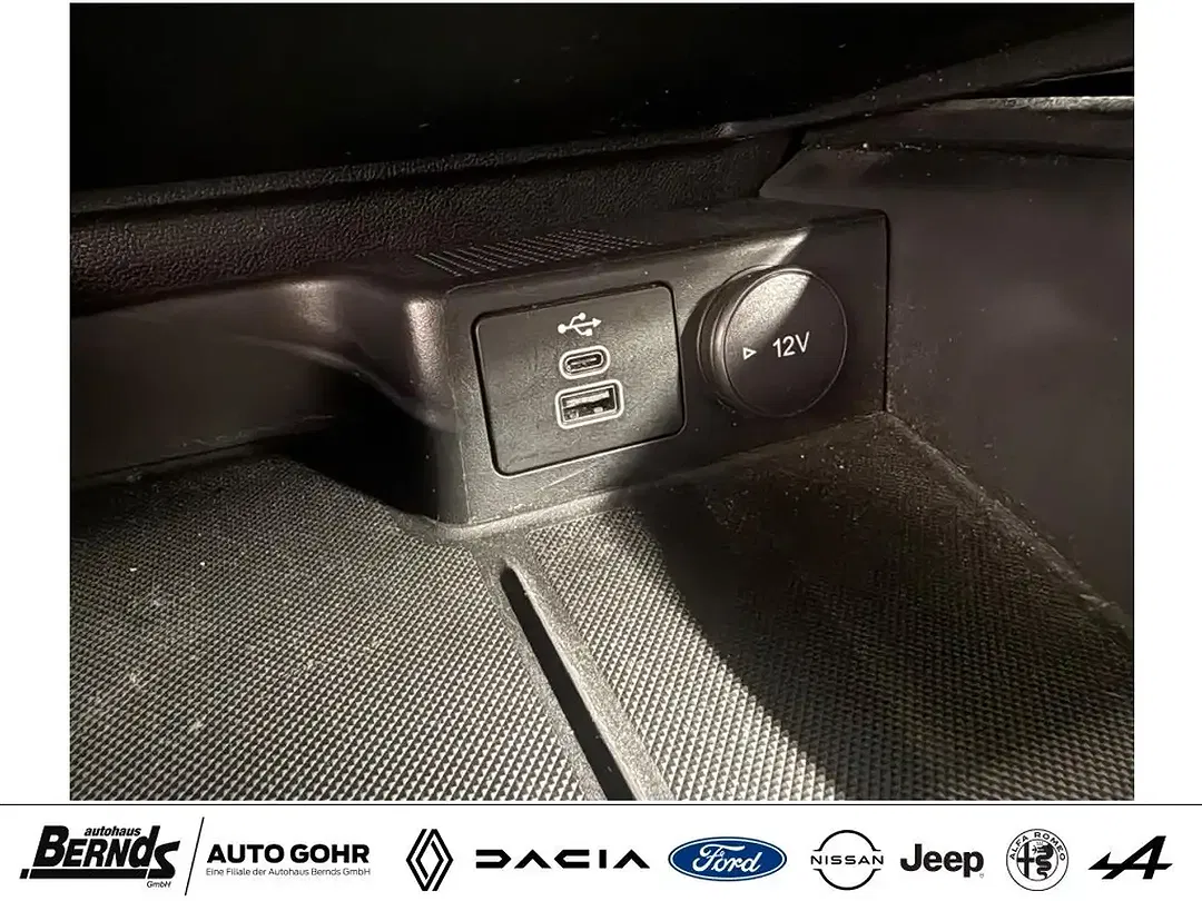 Ford Focus - Thumbnail 18