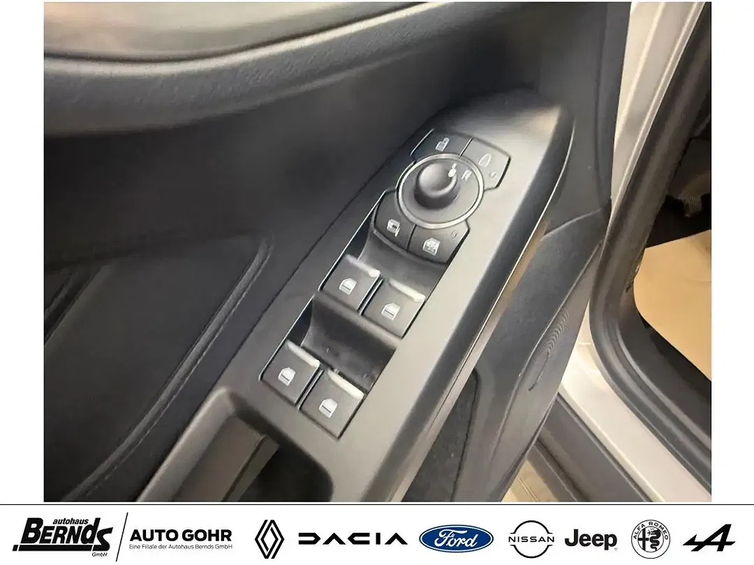 Ford Focus - Thumbnail 23