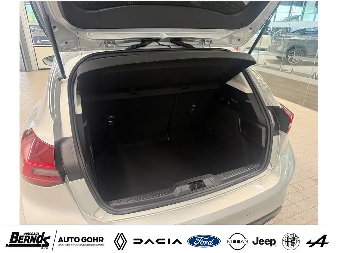 Ford Focus - Thumbnail 8