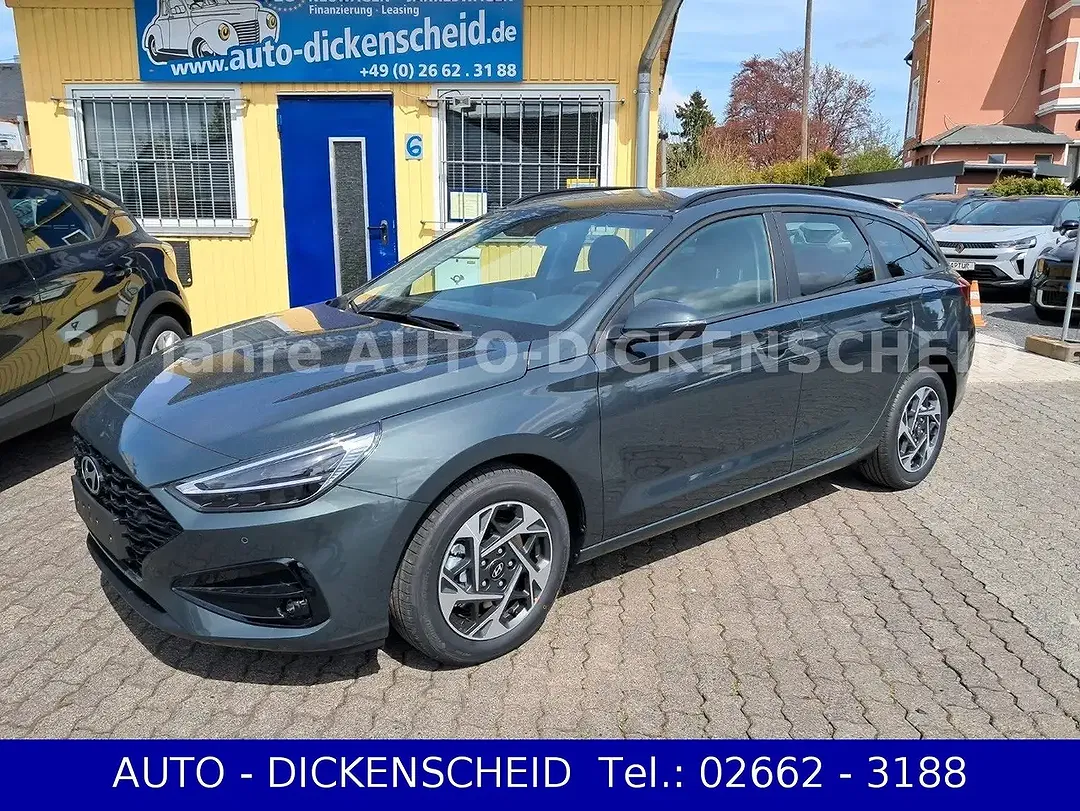 Hyundai i30 - Thumbnail 1