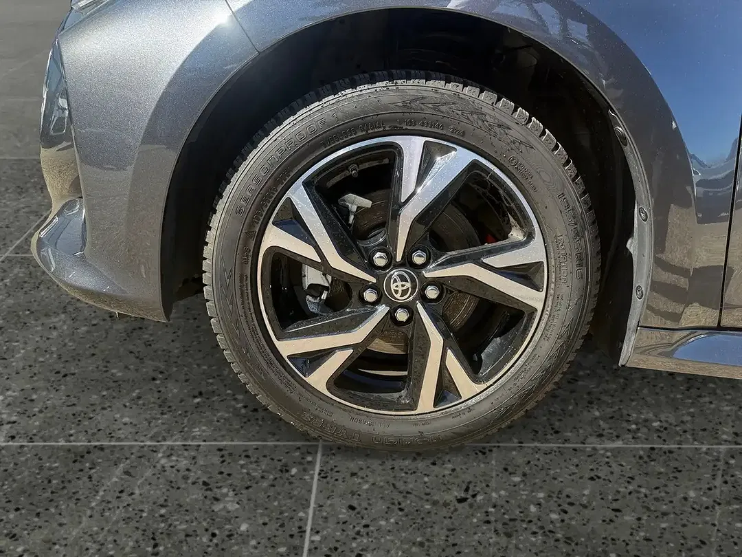 Toyota Yaris - Thumbnail 14