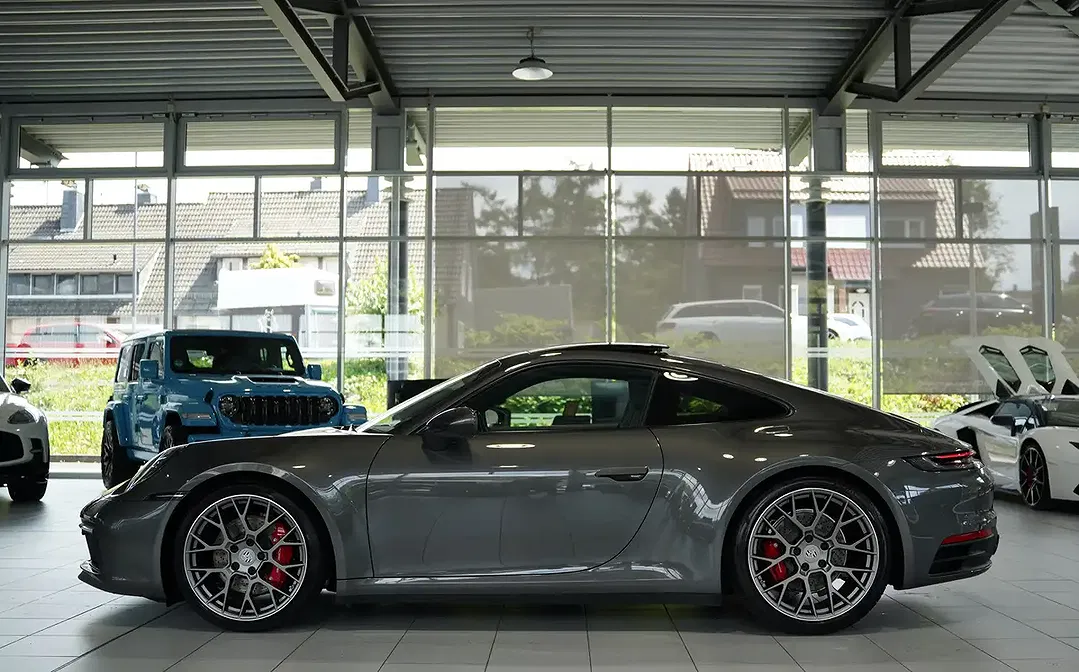 Porsche 911 - Thumbnail 9