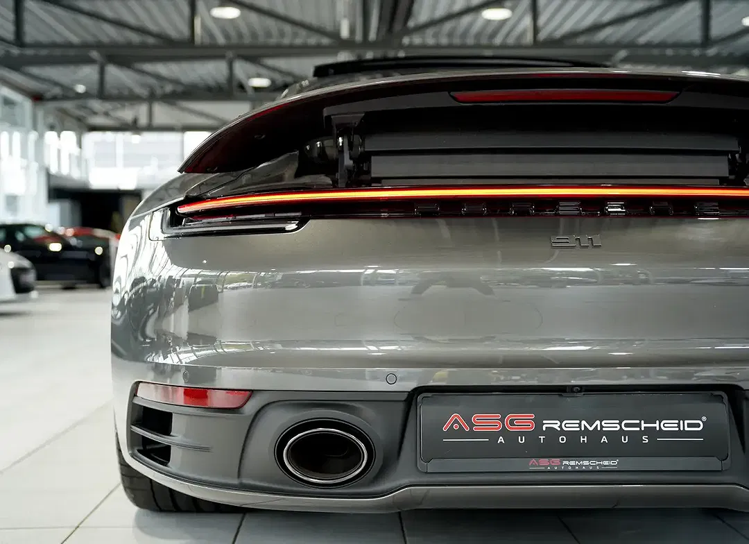 Porsche 911 - Thumbnail 12