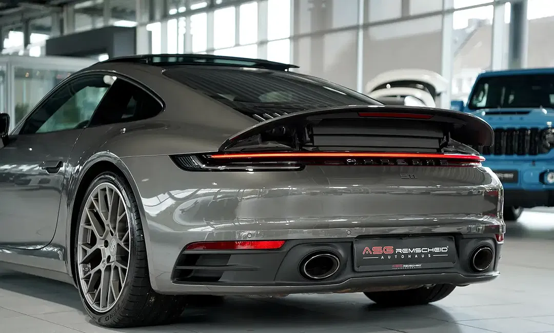 Porsche 911 - Thumbnail 13