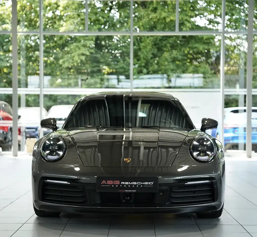 Porsche 911 - Thumbnail 2