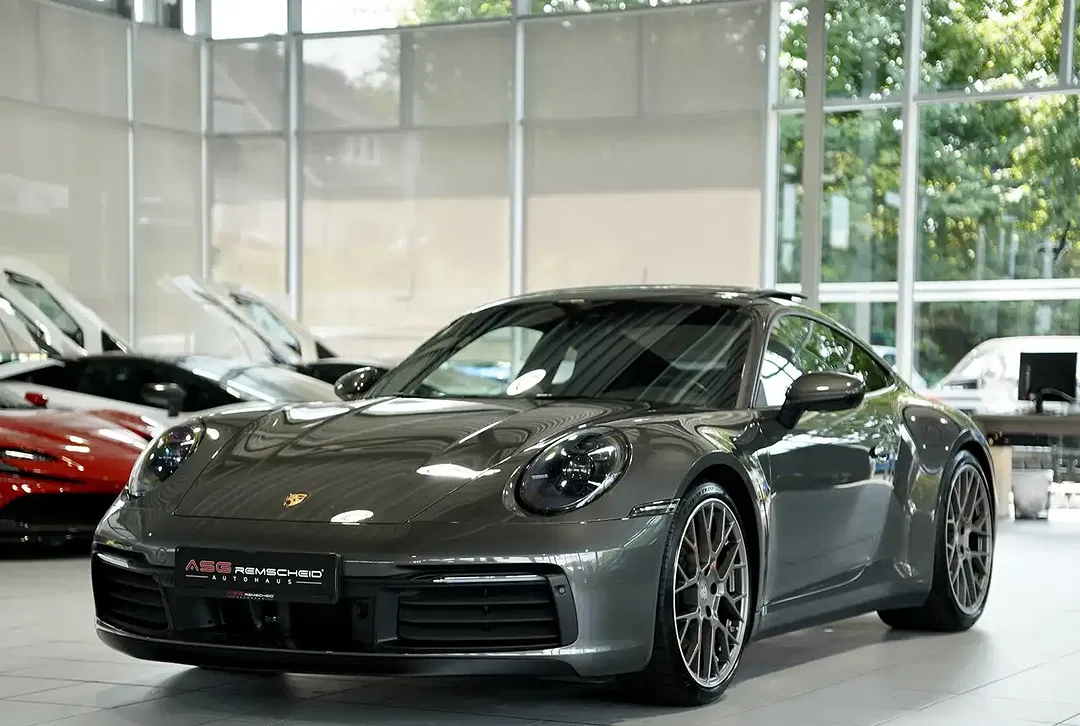 Porsche 911 - Thumbnail 3