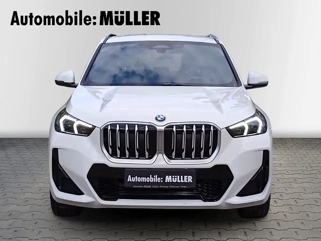 BMW X1 - Thumbnail 3