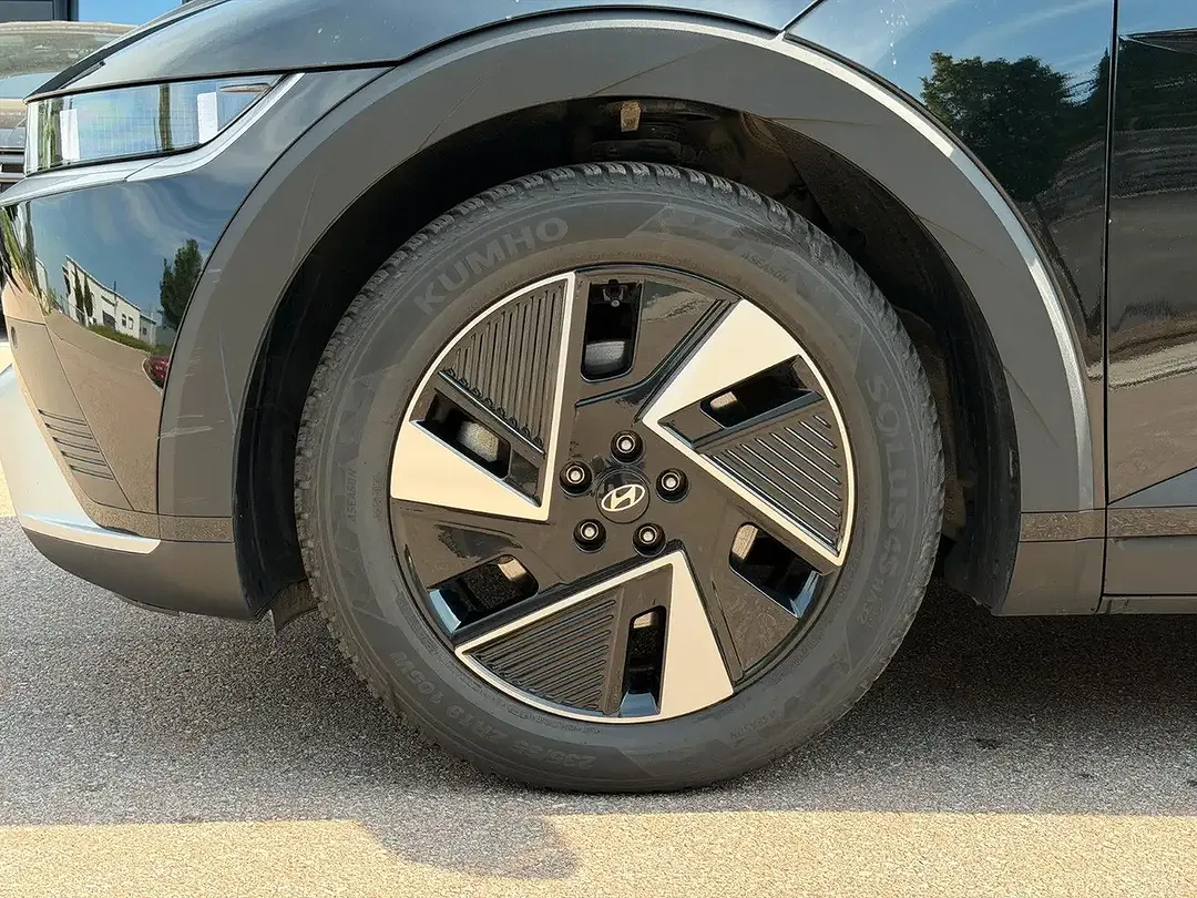 Hyundai IONIQ 5 - Thumbnail 10