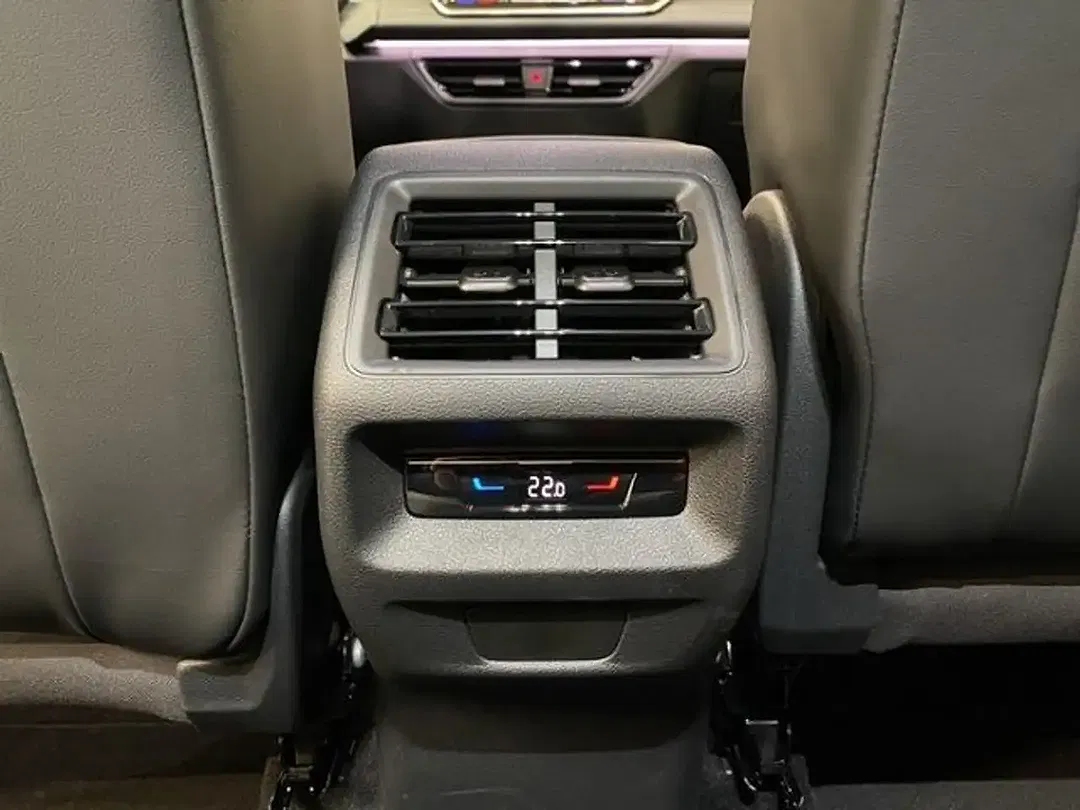 Volkswagen Tiguan - Thumbnail 15